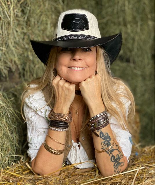 Lise Edwards